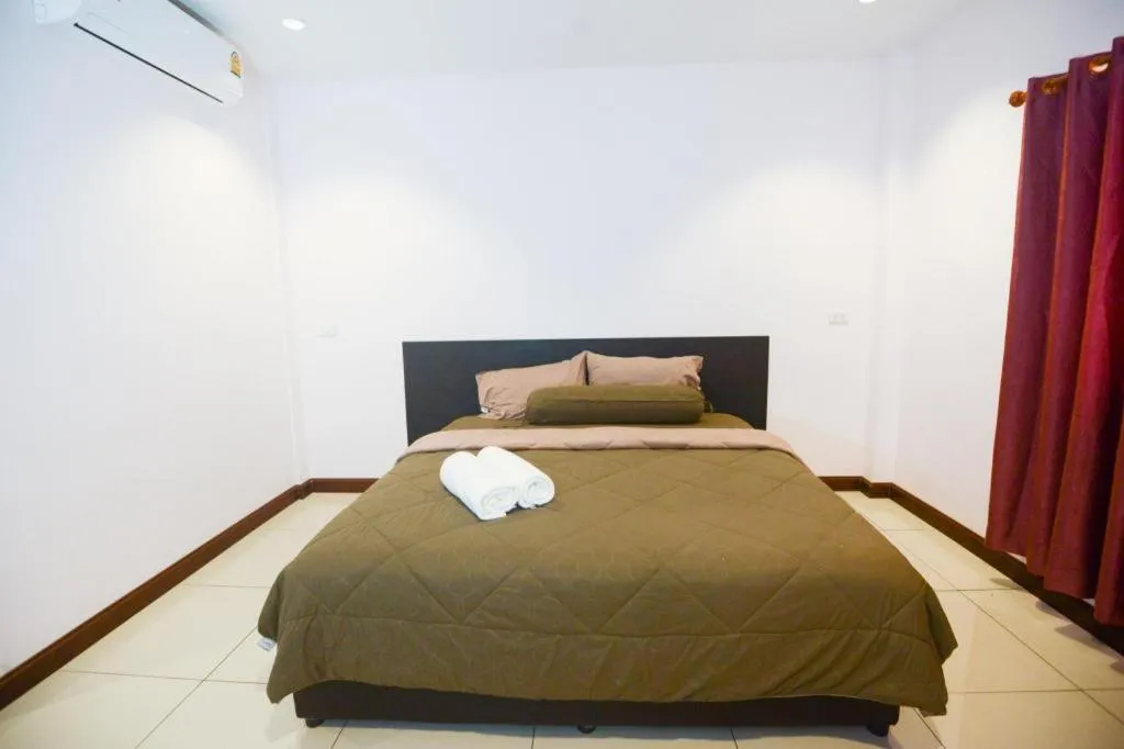 Bed in Nangrong garden home