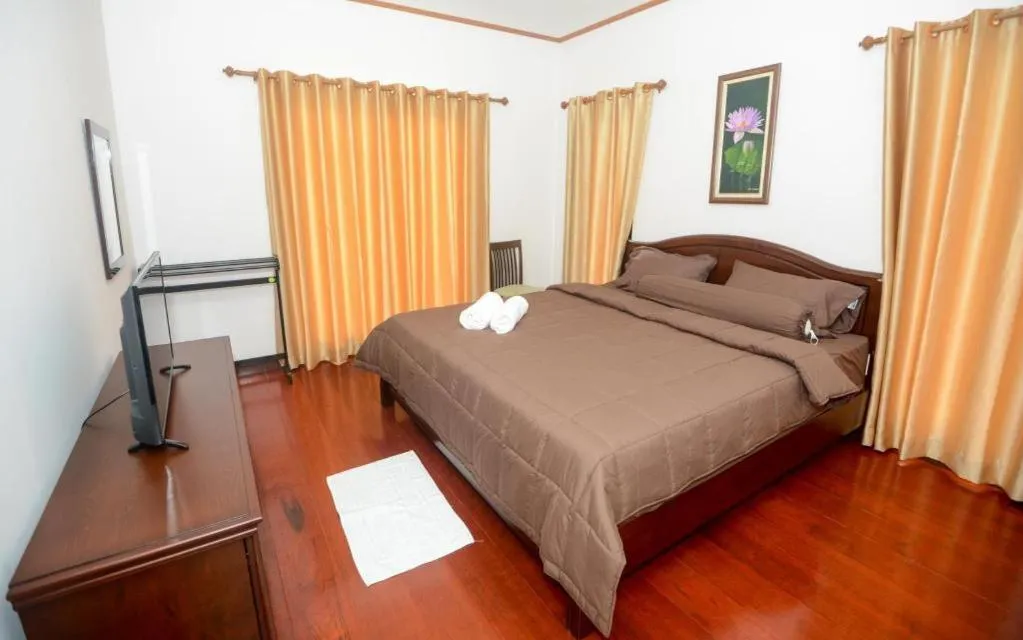 Bed in Nangrong garden home