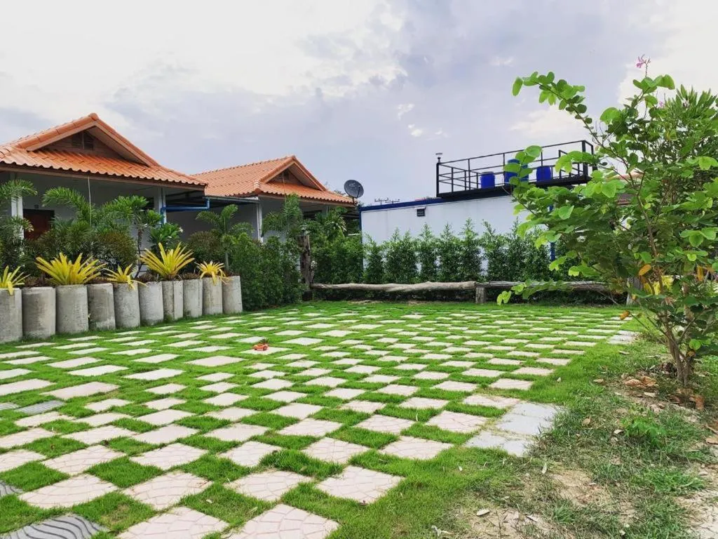 Nangrong garden home