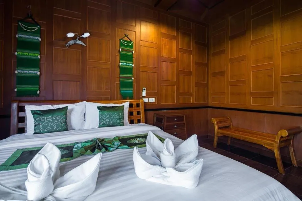 Bed in Baan Baitan Resort