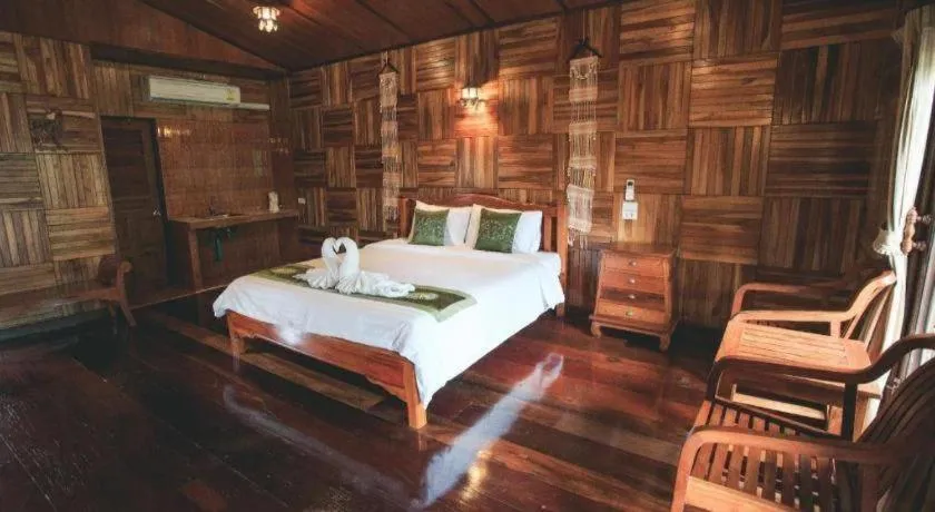 Bed in Baan Baitan Resort
