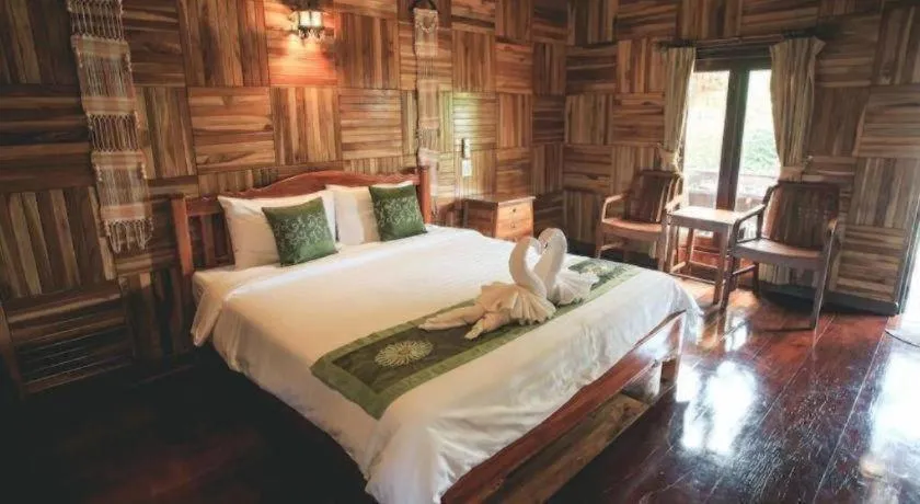 Bed in Baan Baitan Resort