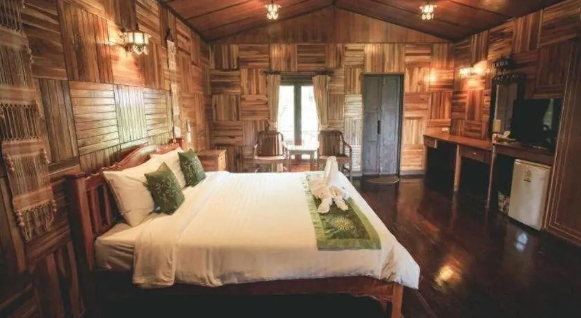 Bed in Baan Baitan Resort