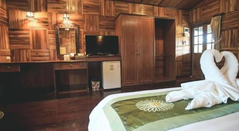 Bed in Baan Baitan Resort