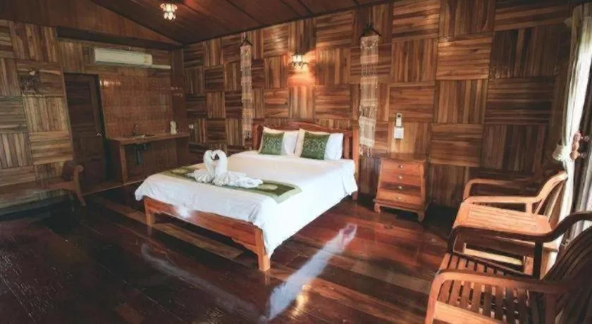 Bed in Baan Baitan Resort