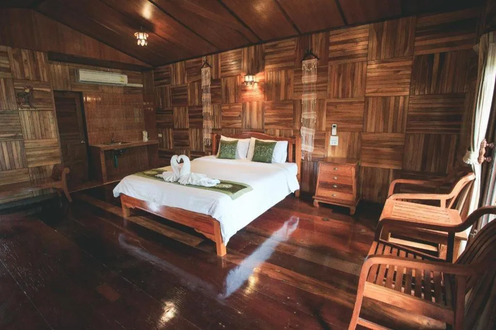 Bed in Baan Baitan Resort