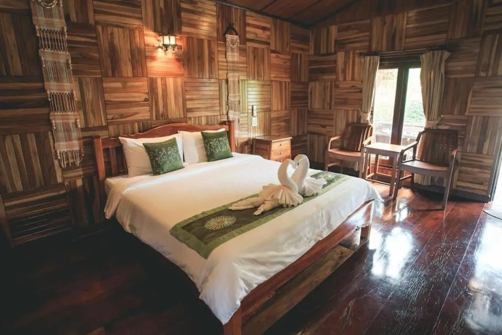 Bed in Baan Baitan Resort