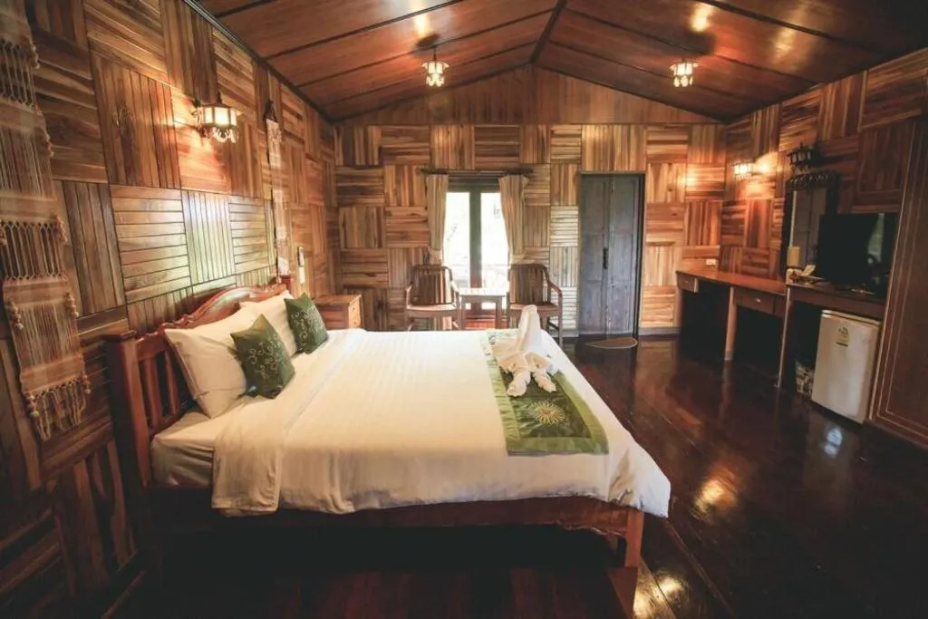 Bed in Baan Baitan Resort
