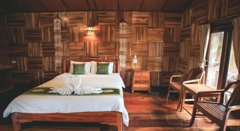 Bed in Baan Baitan Resort