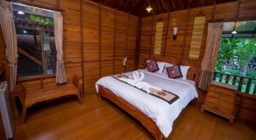 Bed in Baan Baitan Resort