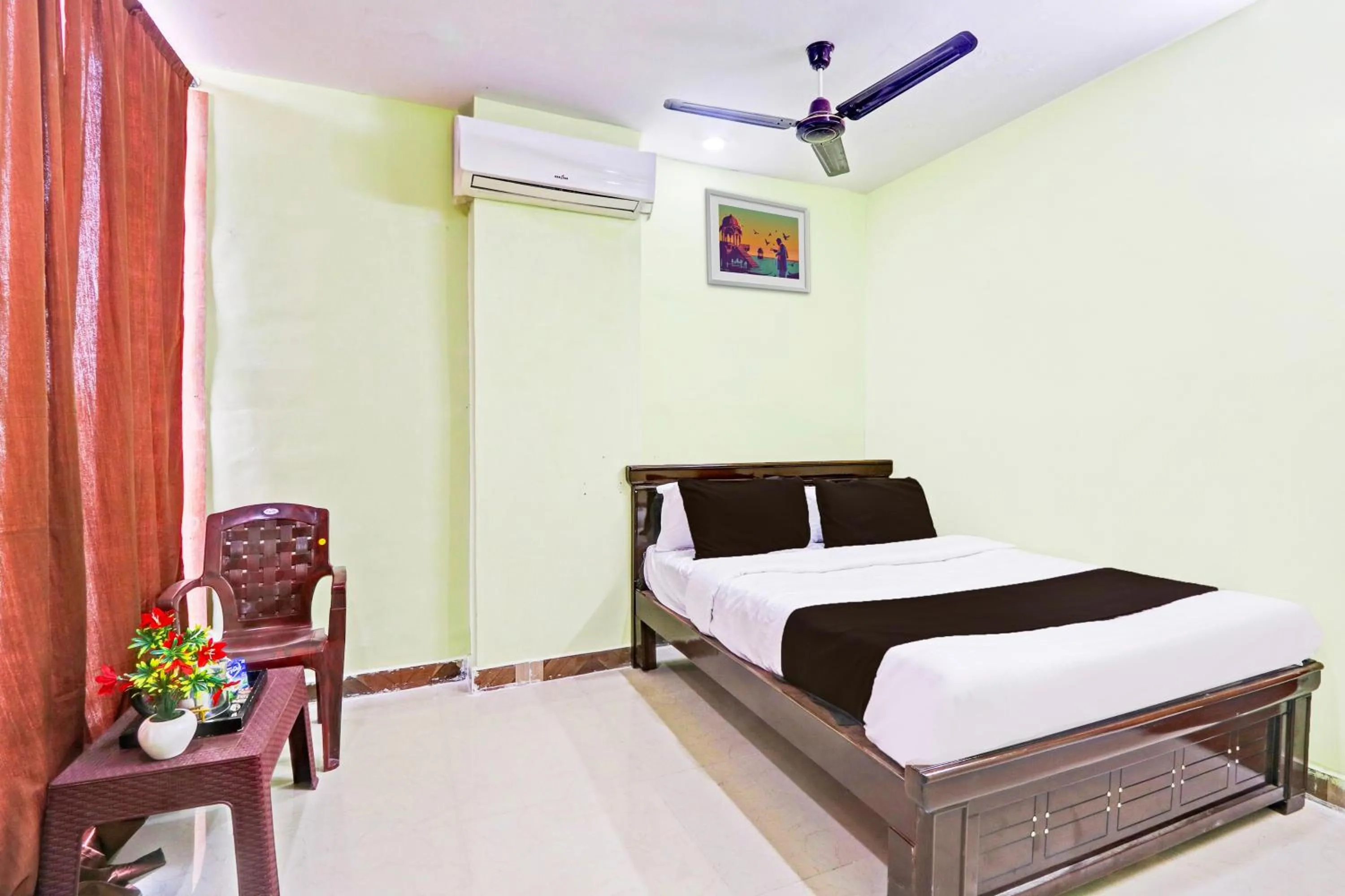 Bedroom, Bed in Hotel O PLAZA HOTEL