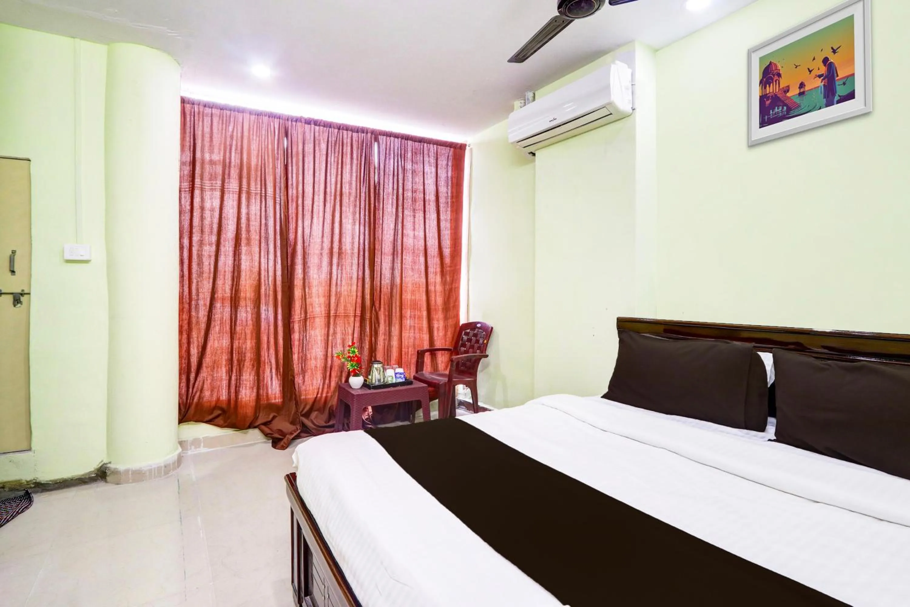 Bedroom, Bed in Hotel O PLAZA HOTEL