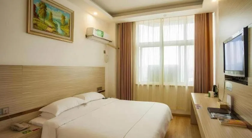 Bed in GreenTree Alliance Yichun Fengcheng Jianyi Avenue Hotel