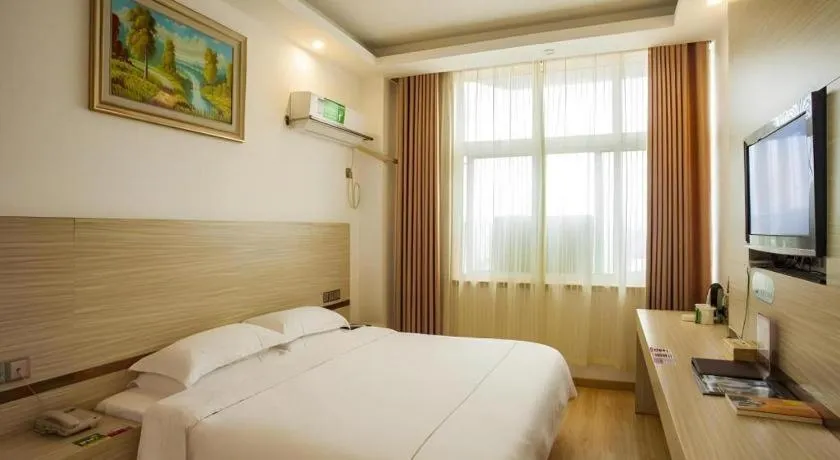 Bed in GreenTree Alliance Yichun Fengcheng Jianyi Avenue Hotel