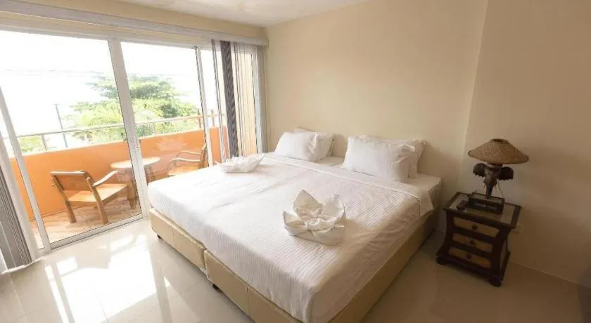 Bed in Marina Jomtien Beach