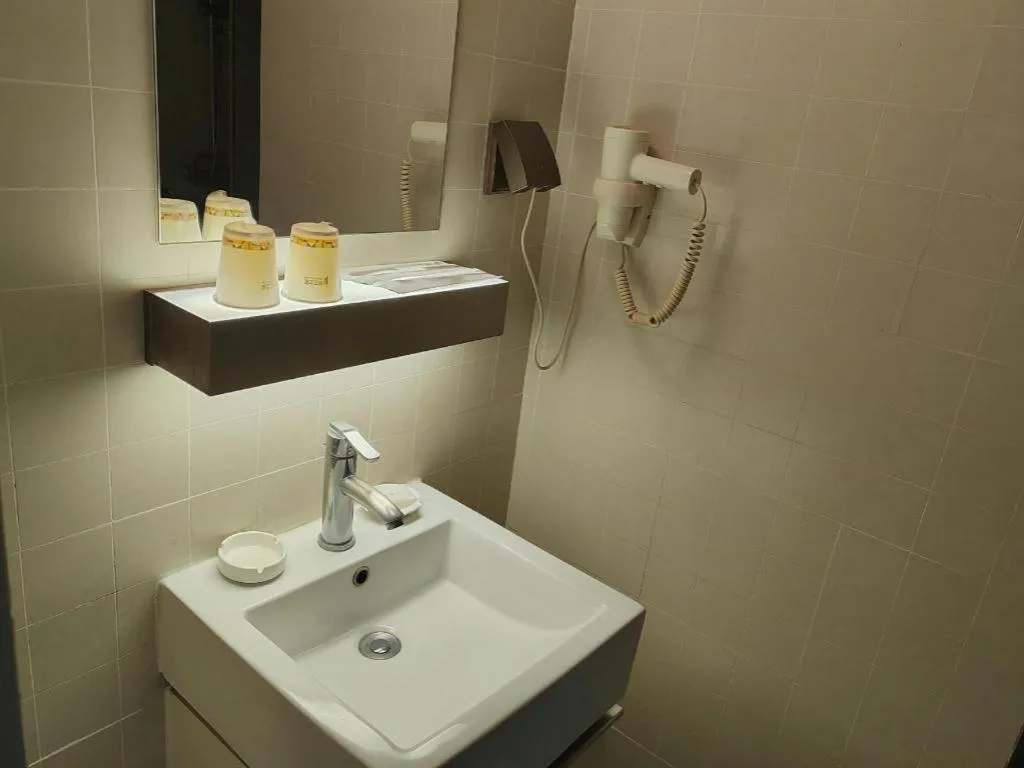 Jinjiang Inn Select Shenyang Tawan Xingshun Night Market Metro Station