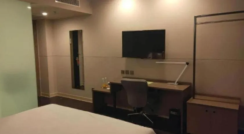 Bed in Jinjiang Inn Select Shenyang Tawan Xingshun Night Market Metro Station