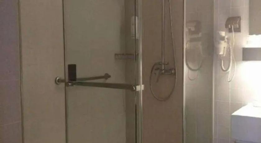 Jinjiang Inn Select Shenyang Tawan Xingshun Night Market Metro Station