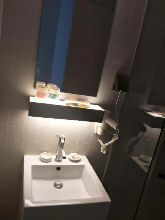 Jinjiang Inn Select Shenyang Tawan Xingshun Night Market Metro Station