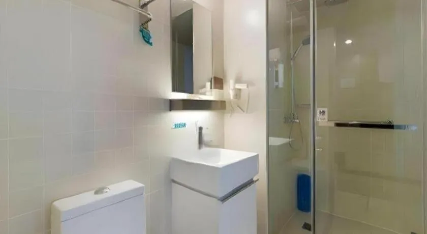 Jinjiang Inn Select Shenyang Tawan Xingshun Night Market Metro Station