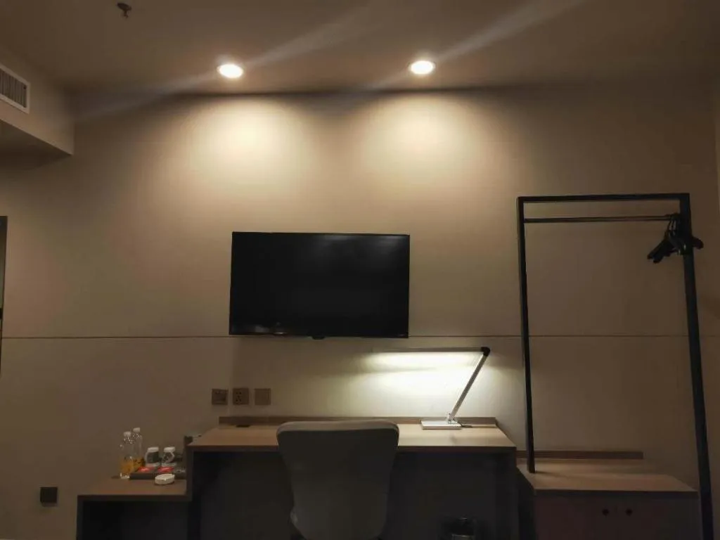 Jinjiang Inn Select Shenyang Tawan Xingshun Night Market Metro Station