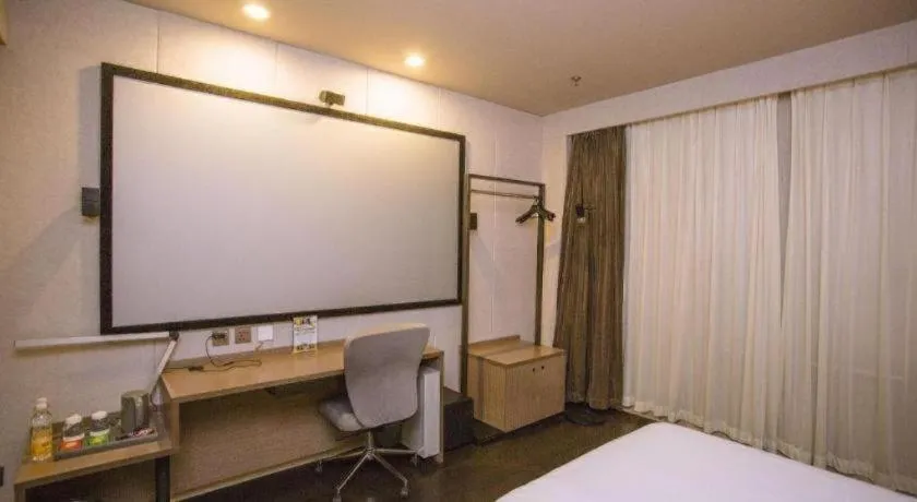 Bed in Jinjiang Inn Select Shenyang Tawan Xingshun Night Market Metro Station