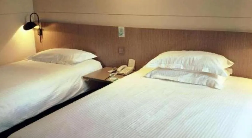 Bed in Jinjiang Inn Select Shenyang Tawan Xingshun Night Market Metro Station