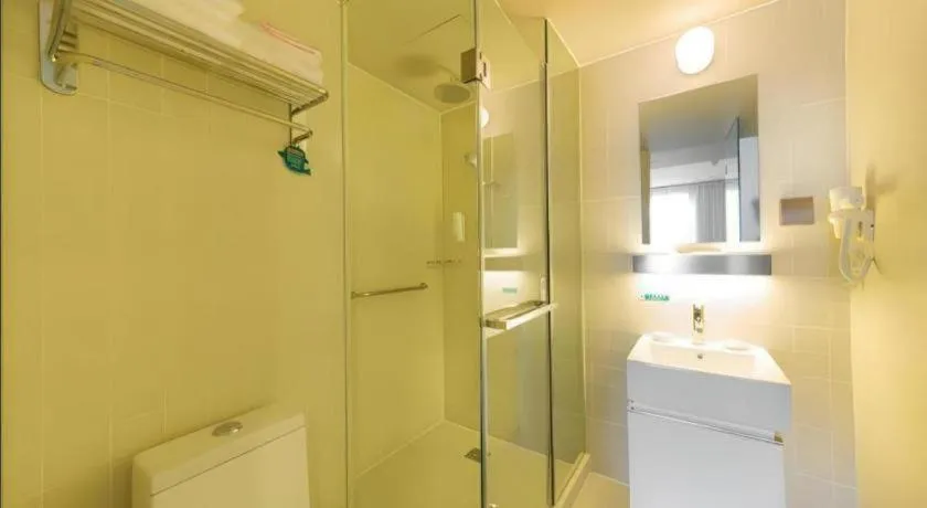 Jinjiang Inn Select Shenyang Tawan Xingshun Night Market Metro Station