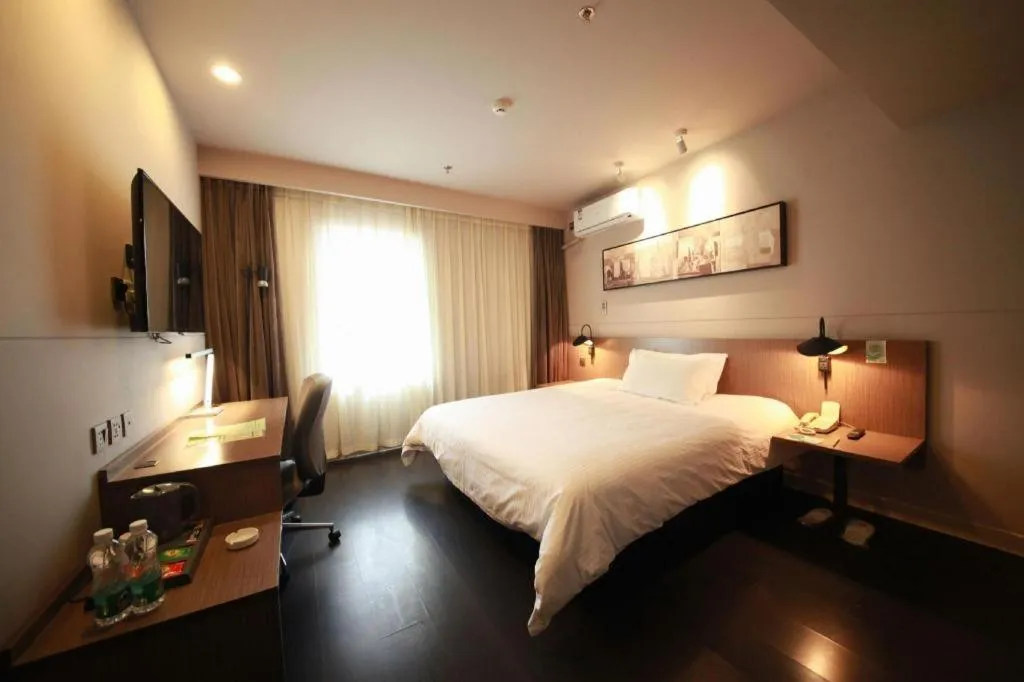 Bed in Jinjiang Inn Select Shenyang Tawan Xingshun Night Market Metro Station