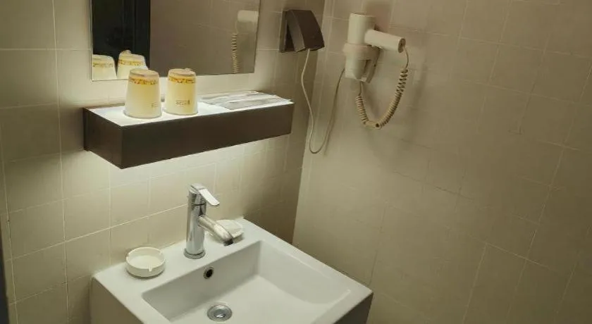 Jinjiang Inn Select Shenyang Tawan Xingshun Night Market Metro Station