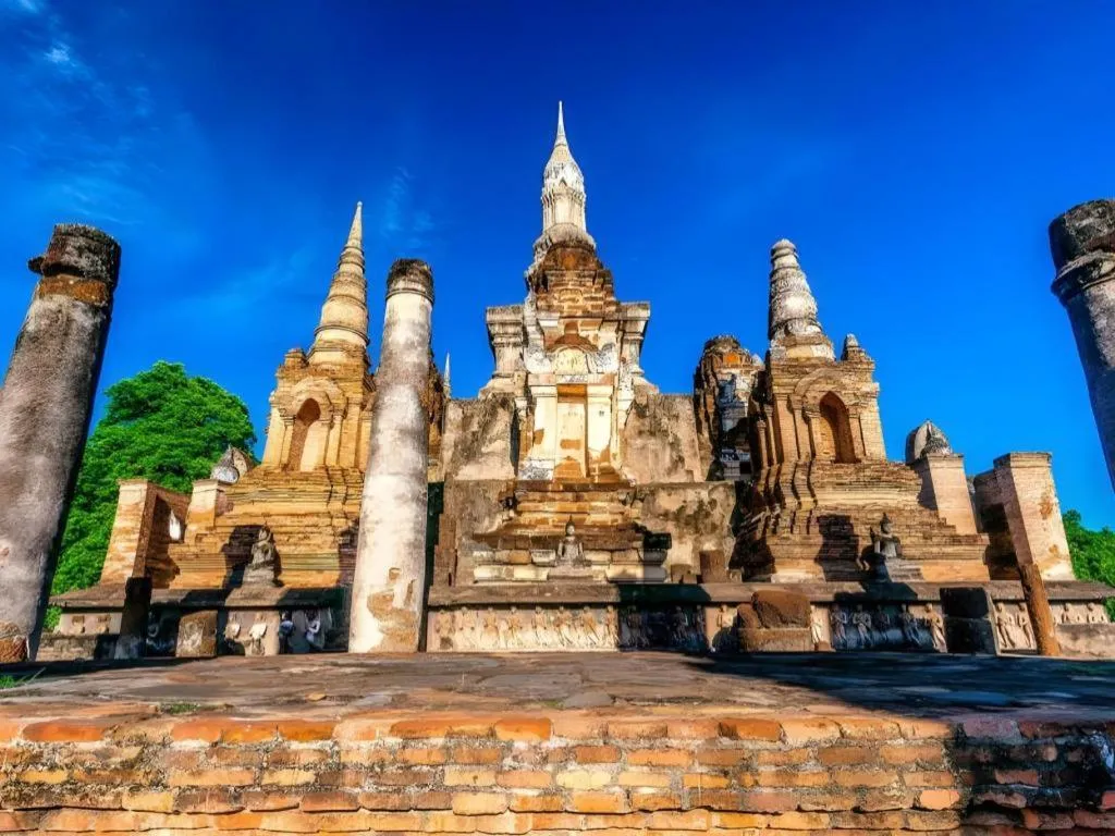 Wake Up at Muang Kao Boutique Hotel