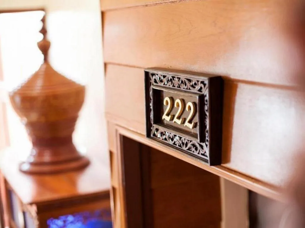 Wake Up at Muang Kao Boutique Hotel