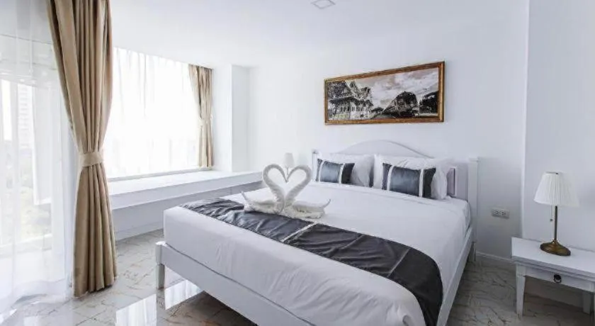 Bed in B2 Hua Hin Premier Hotel