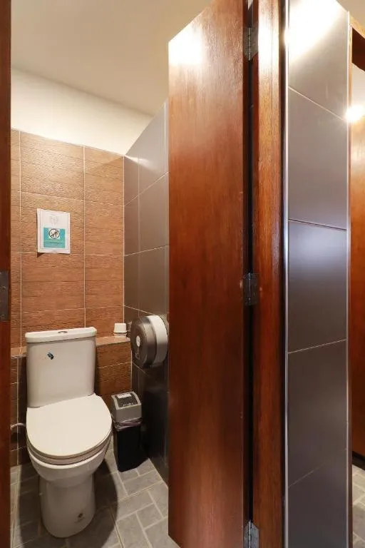 Le Light House & Hostel