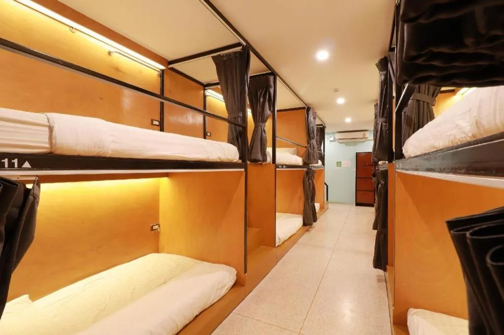 Le Light House & Hostel