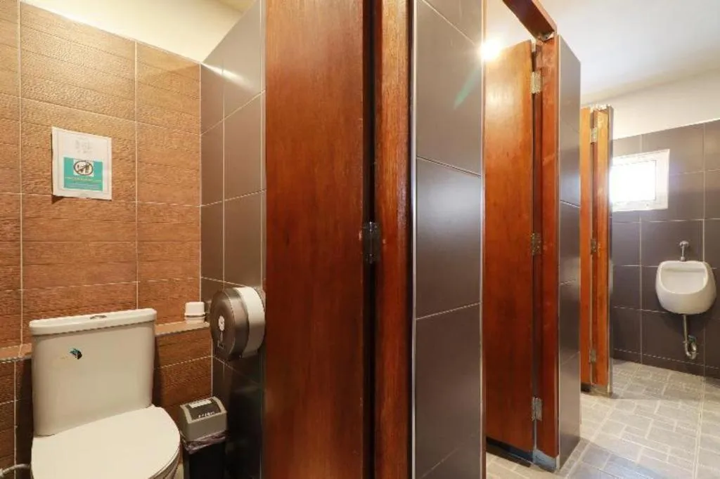 Le Light House & Hostel