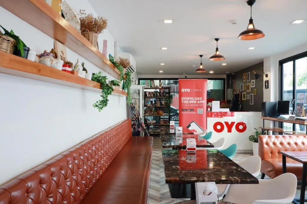 Le Light House & Hostel