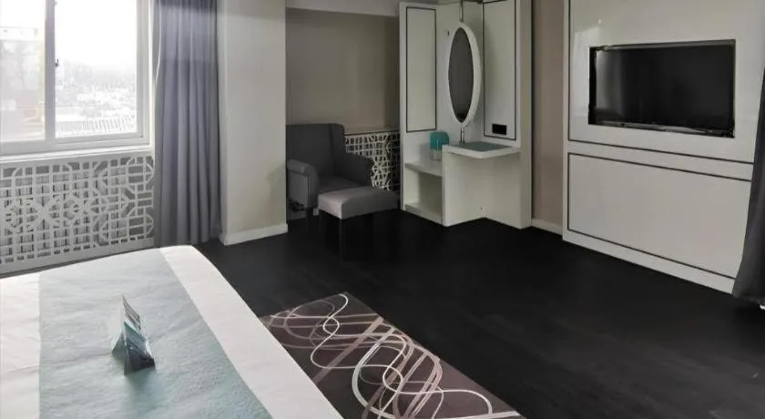 Xana Hotelle Beijing Qianmen Footbridge Metro Station