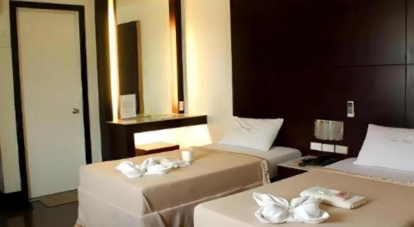 Bed in Vista Hotel Cubao