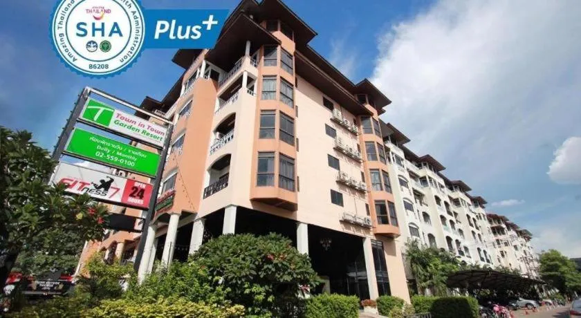 Town In Town Gardent Resort