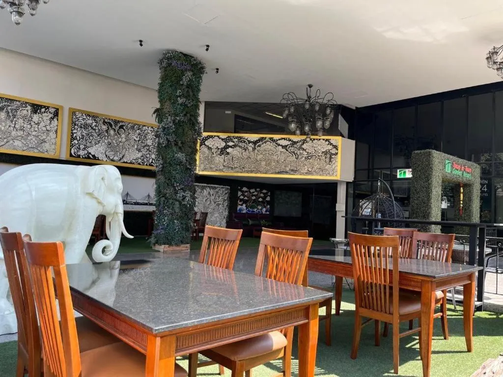 Town In Town Gardent Resort