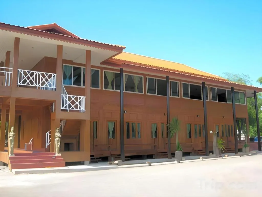 Baansuan Amphawan Resort