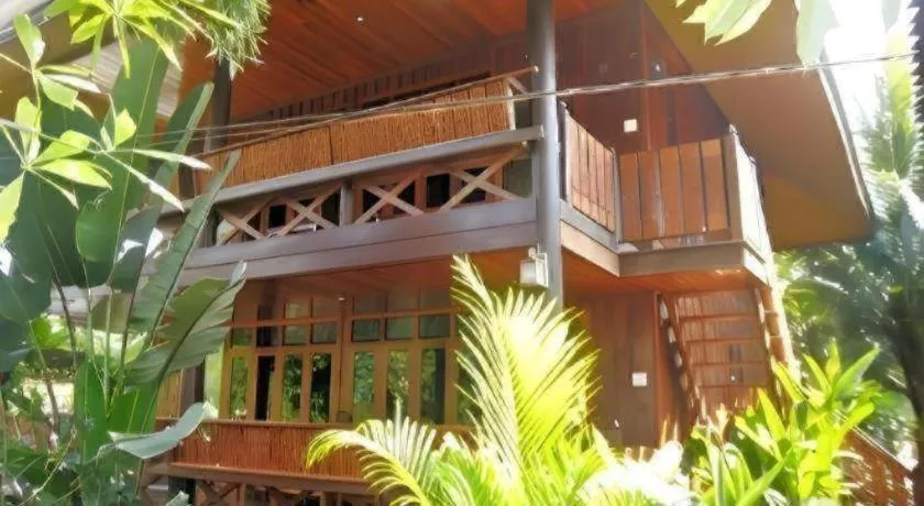 Baansuan Amphawan Resort