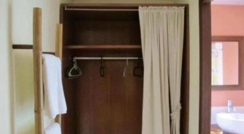 Baansuan Amphawan Resort