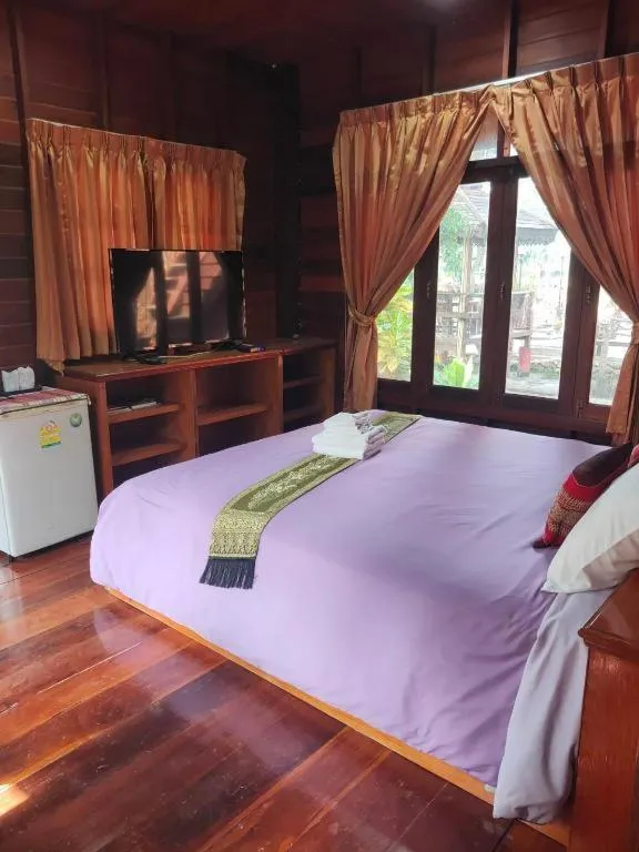 Bed in Baansuan Amphawan Resort