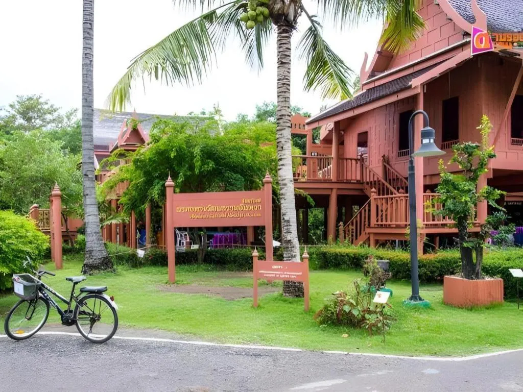 Baansuan Amphawan Resort