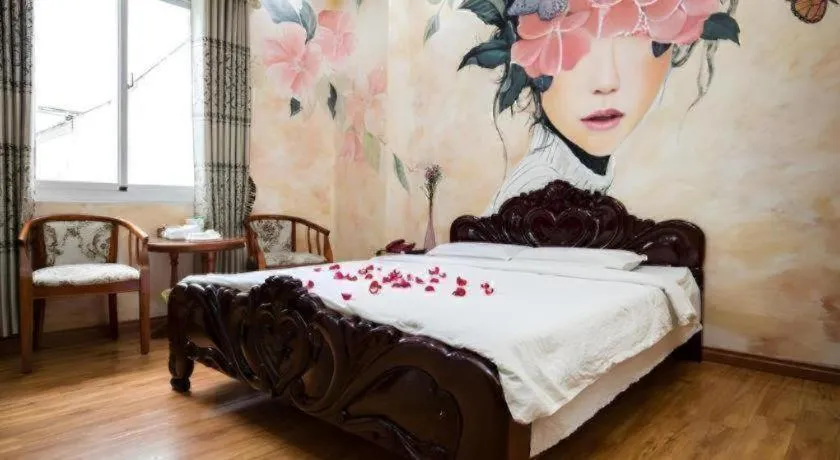 Bed in Phuong Linh Hotel