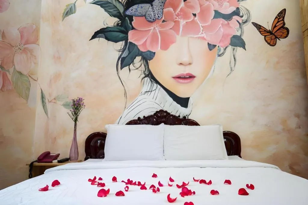 Bed in Phuong Linh Hotel