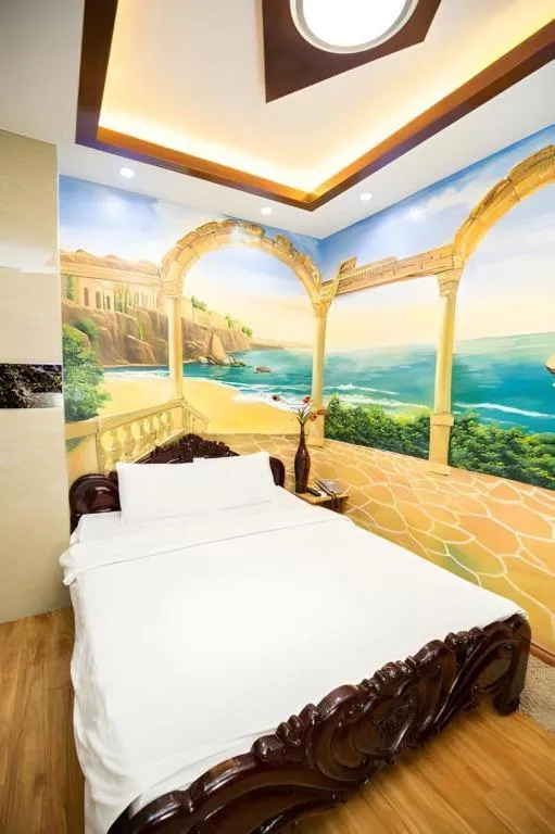 Bed in Phuong Linh Hotel