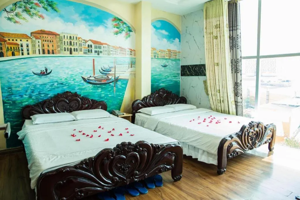 Bed in Phuong Linh Hotel